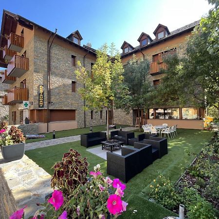 Hotel Els Encantats Еспот Екстериор снимка