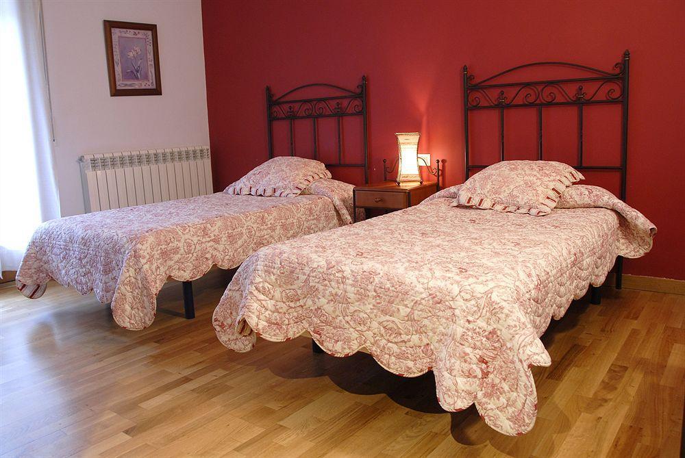 Hotel Els Encantats Еспот Екстериор снимка