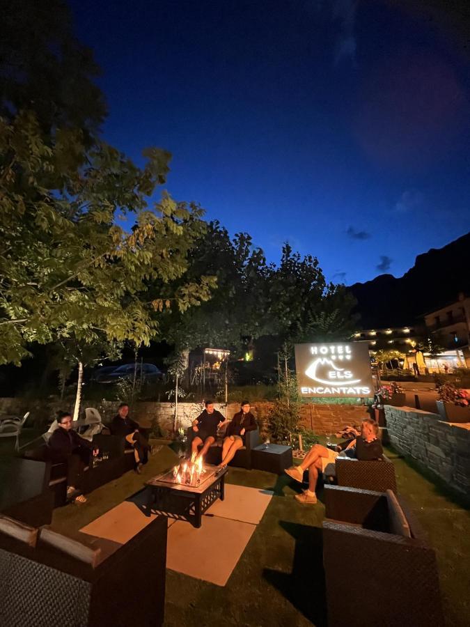 Hotel Els Encantats Еспот Екстериор снимка