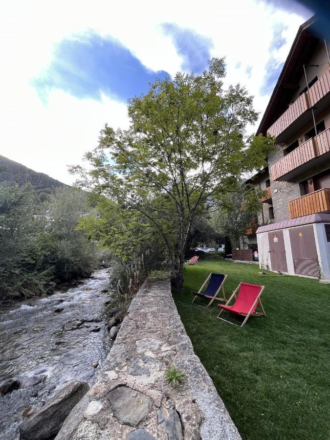 Hotel Els Encantats Еспот Екстериор снимка