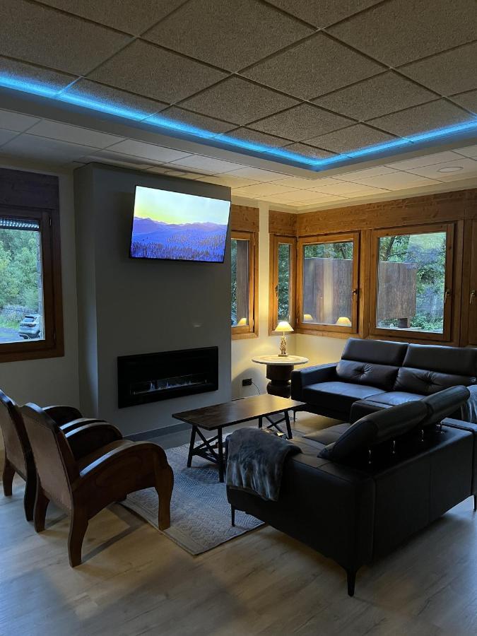 Hotel Els Encantats Еспот Екстериор снимка