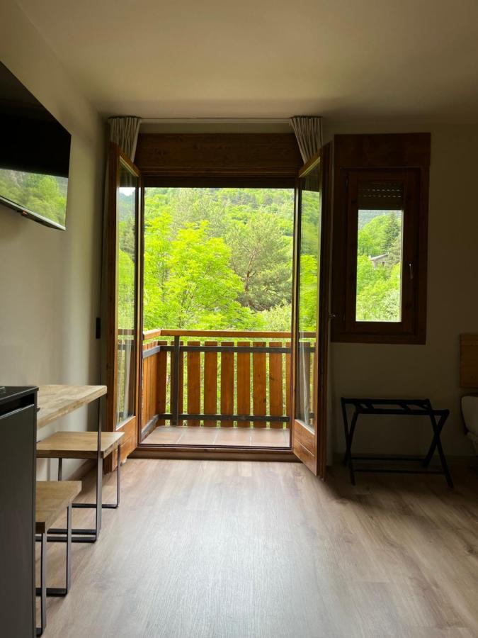Hotel Els Encantats Еспот Екстериор снимка