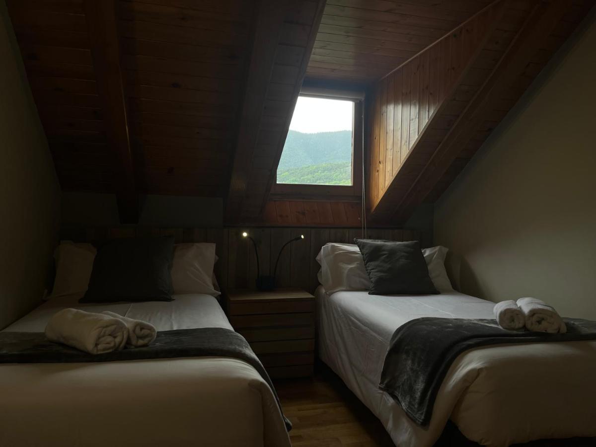 Hotel Els Encantats Еспот Екстериор снимка