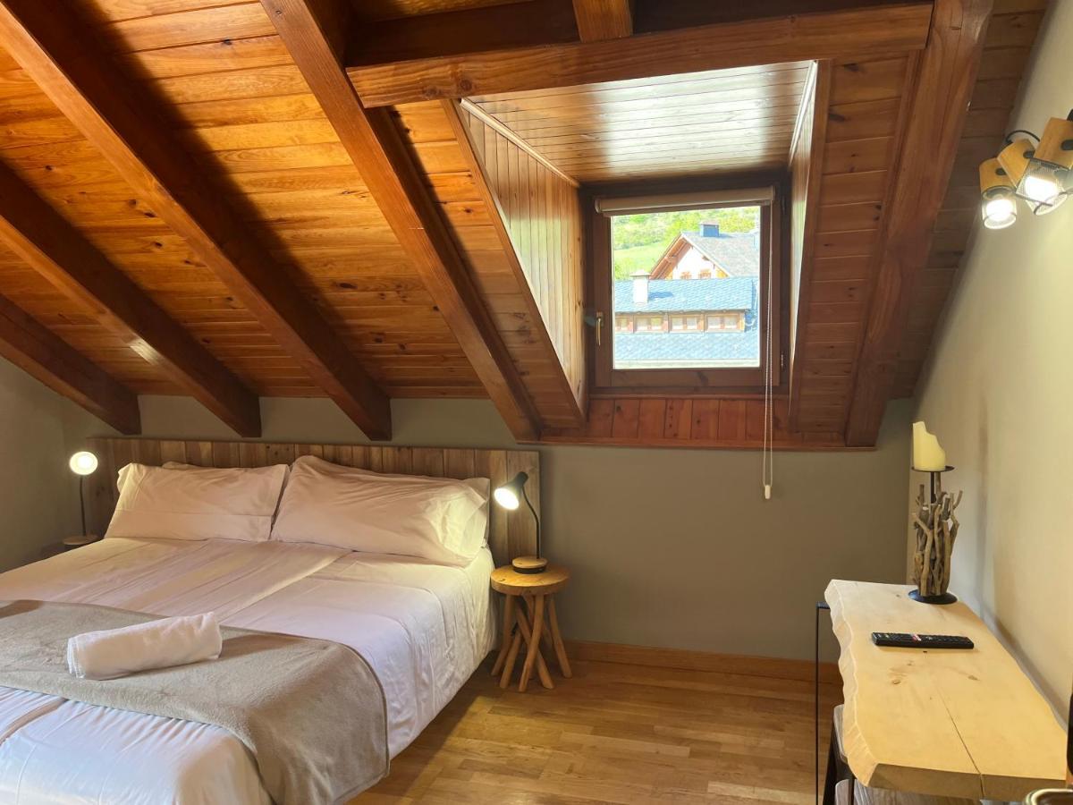 Hotel Els Encantats Еспот Екстериор снимка
