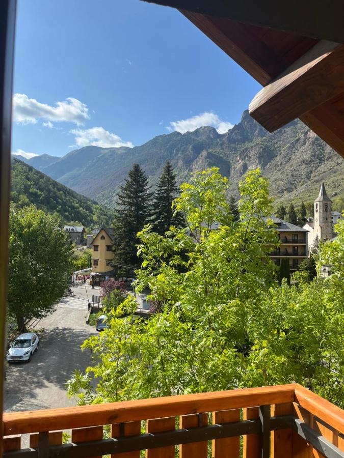 Hotel Els Encantats Еспот Екстериор снимка